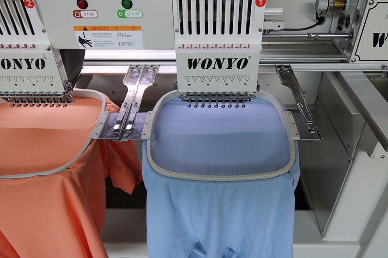 Nuova macchina da ricamo computerizzata a 8 teste e t-shirt 2017 realizzata in Cina